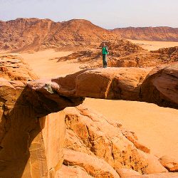 Jordânia: Caminhadas com Beduínos no Deserto Wadi Rum e Petra