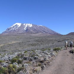 Tanzânia: Subida do Kilimanjaro, a Conquista do Teto de África, e Areais de Zanzibar