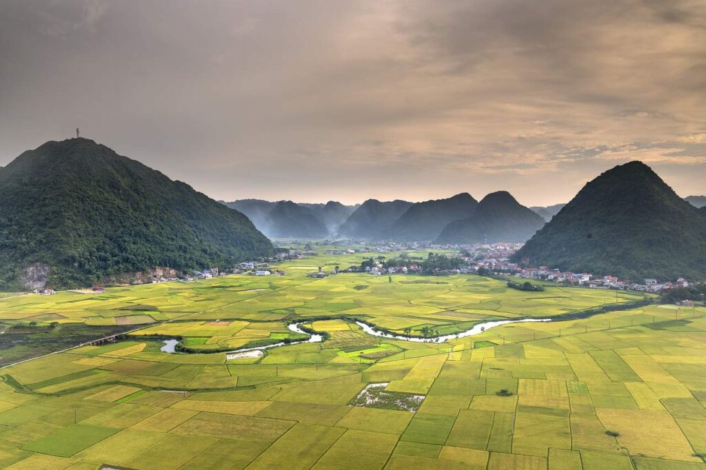 Vietname: Da Baía Halong ao Rio do Perfume – Maria A