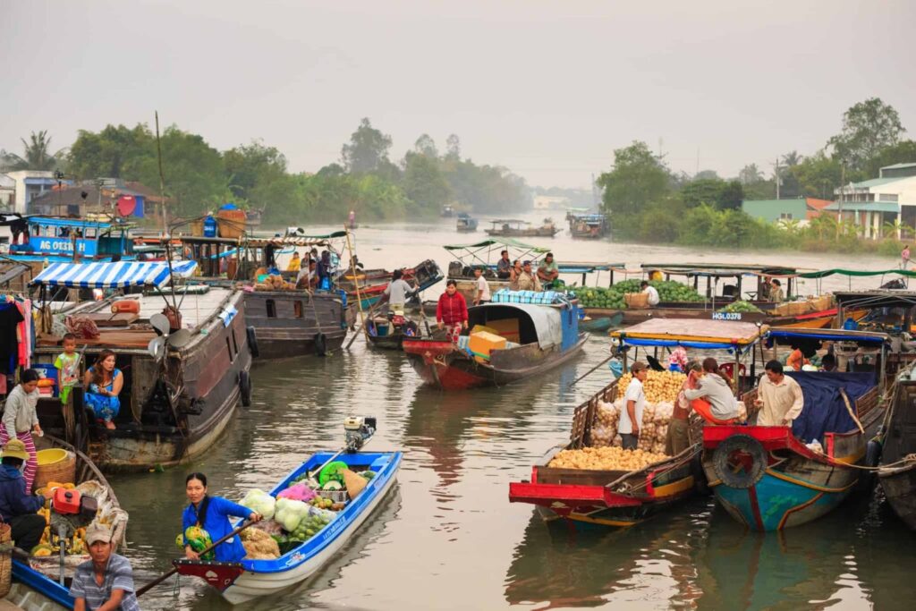 Vietname: Da Baía Halong ao Rio do Perfume – Gonçalo Velez